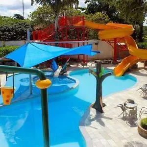 Diroma Piscina 24 H Com Bar Molhado Caldas Novas
